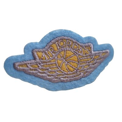 Étiquettes de vêtements personnalisées, patchs brodés, autocollants thermocollants pour vêtements