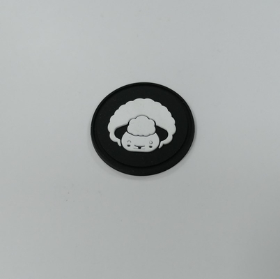 le transfert de chaleur lavable de labels en caoutchouc de silicone de l'insigne 3D a adapté aux besoins du client