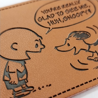 L'unité centrale a gravé en refief/le label en cuir correction en métal adapté aux besoins du client pour le vêtement de vêtements