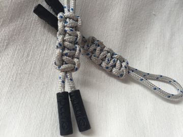 Injection faite main adaptée aux besoins du client des couleurs TPU de la traction 3 de tirette de Paracord