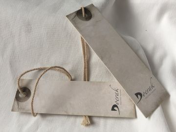 Le petit coup perforé de belle conception étiquette, étiquettes de rétros/de cru boutique de coup