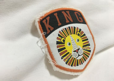 Corrections piquées par coutume de frontière de Merrow, fer d'habillement sur les corrections brodées pour des T-shirts