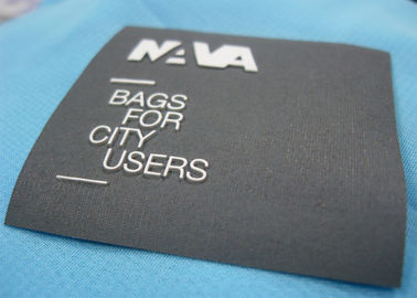 Labels de marque colorés d'habillement de style plat, labels mignons de nom de tissu pour l'habillement