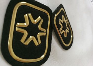 Le noir et l'or ont gravé les insignes en refief faits sur commande de Velcro de corrections en caoutchouc 3D pour Soprtswear