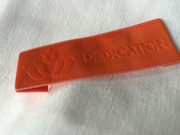 Labels tissés Needleloom confortables d'habillement avec Debossing à haute fréquence