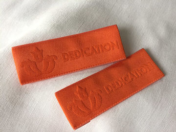 Labels tissés Needleloom confortables d'habillement avec Debossing à haute fréquence