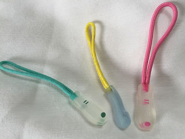 Muiti a coloré l'extracteur en caoutchouc de tirette avec la corde n'importe quel logo imprimable