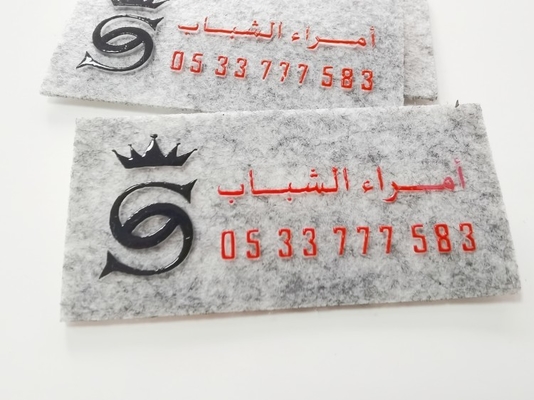 Label brillant de transfert de chaleur du silicone 3d imprimé sur le tissu de velours pour le chapeau