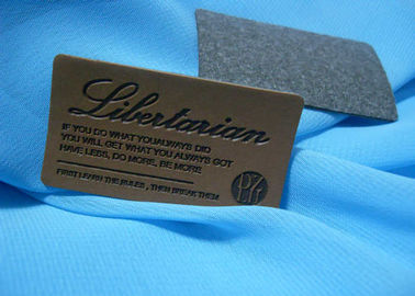 Logo Embossed Real Leather Labels fait sur commande de haute qualité raccorde pour des jeans et des sacs