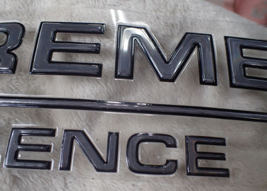3D labels d'habillement de transfert de chaleur de l'effet TPU, correction à haute fréquence avec le logo gravant en refief pour adapté aux besoins du client