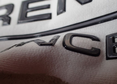 3D labels d'habillement de transfert de chaleur de l'effet TPU, correction à haute fréquence avec le logo gravant en refief pour adapté aux besoins du client