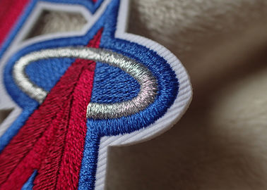 Corrections brodées multicolores de sports de label de marque de débardeur de football avec l'adhésif chaud de fonte
