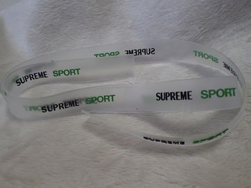 Le logo fait sur commande a gravé la correction en refief en caoutchouc du label/PVC pour le Headwear