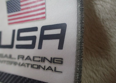 Le tissu fait sur commande de double polyester latéral raccorde le label d'impression de code barres de vêtement