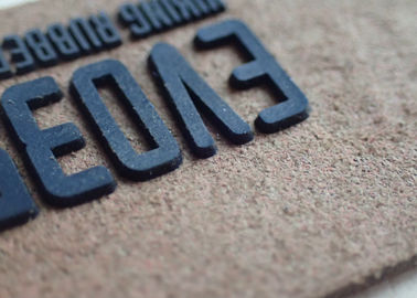 Logo Garment Leather Patch Custom personnalisé a gravé des jeans en refief garnissent en cuir le label de correction