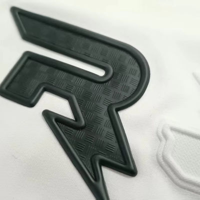Étiquette imprimée sur mesure en TPU 3D noir en relief étiquette de presse à chaleur TPU pour Jersey