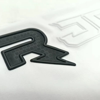 Étiquette imprimée sur mesure en TPU 3D noir en relief étiquette de presse à chaleur TPU pour Jersey