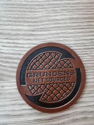 Graverie laser personnalisée Logo de marque en cuir en relief réparation patch étiquette blancs étiquette en cuir PU patches pour jeans Beanie