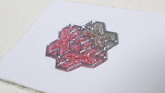 Étiquettes de repassage d'usine sur vêtements, couleur chrome brillant, autocollants thermocollants pour chemises, étiquettes de vêtements en TPU personnalisées