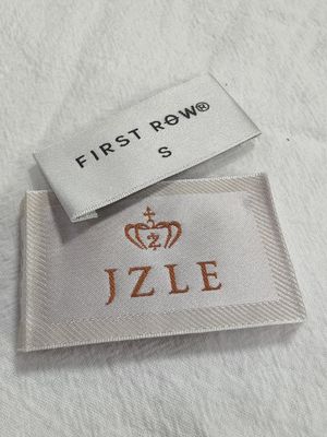 Étiquettes de luxe tissées pour chaussures