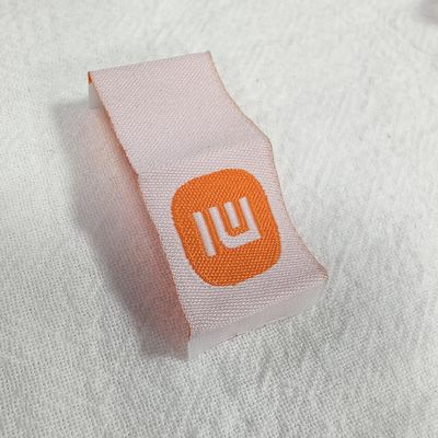 Étiquettes tissées sur mesure pour vêtements à haute densité Couverture de livre Étiquettes pliables pour sacs