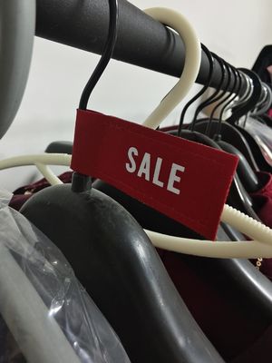 Étiquettes de vente d'encre personnalisées Patchs de vêtements Impression à écran Logo Étiquette tissée