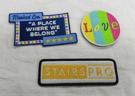 Vêtements de broderie Badge Design de mode Vêtements de couleur durable Tissus tissés Vêtements patch