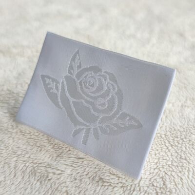 Vêtements personnalisés Étiquettes tissées Étiquettes satinées du fabricant Étiquettes de marque Logo imprimé Vêtements en polyester en coton en relief