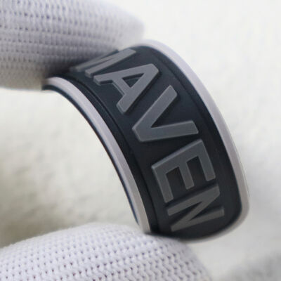 Le logo est une marque de vêtements et de bagages