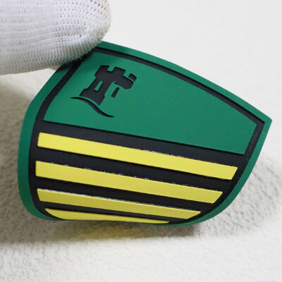 Étiquette imprimée sur écran de silicone personnalisée étiquette de logo durable imperméable pour vêtements de sport et uniformes