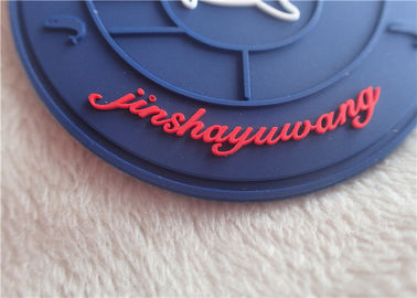 La presse en caoutchouc dimensionnelle de relief de la chaleur de logo de PVC du label 3 ou cousent sur le manteau/bagage