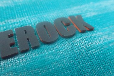 le vêtement de transfert de chaleur d'insigne du silicone 3D marque favorable à l'environnement