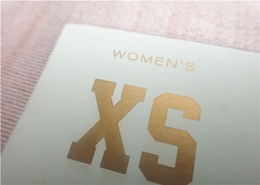 Labels froids plats d'habillement de transfert de chaleur de larme avec l'anti sublimation imprimant le logo fait sur commande d'or
