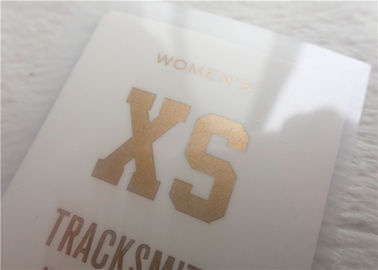 Labels froids plats d'habillement de transfert de chaleur de larme avec l'anti sublimation imprimant le logo fait sur commande d'or