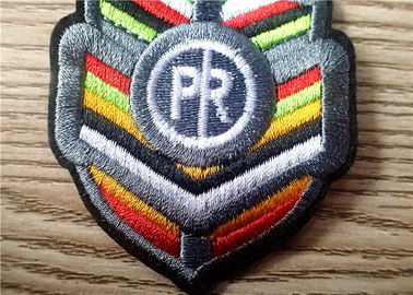 Corrections brodées colorées durables de logo de marque pour le vêtement