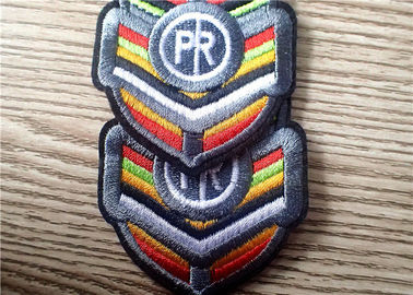 Corrections brodées colorées durables de logo de marque pour le vêtement
