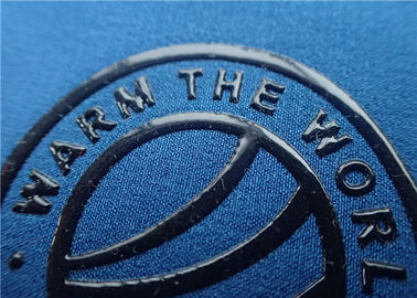 Labels d'habillement de transfert de chaleur de silicium d'impression d'écran avec le logo brillant de marque de surface de couleur