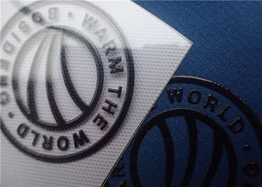 Labels d'habillement de transfert de chaleur de silicium d'impression d'écran avec le logo brillant de marque de surface de couleur