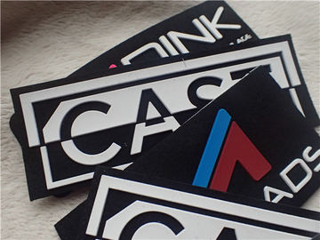 Double - colorez les corrections en caoutchouc de logo du silicone 3D Microfiber noir que mou a plantées