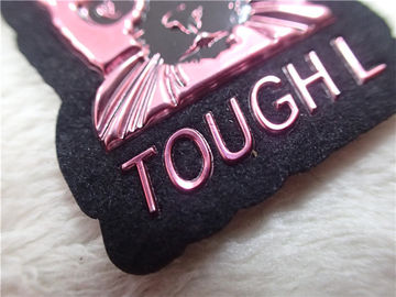Le cuir de relief de biens raccorde les labels rouges d'habillement de logo/cuir de TPU