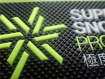 La haute fréquence a gravé l'impression en refief faite sur commande d'écran de corrections d'habillement de TPU pour le label de vêtements de sport