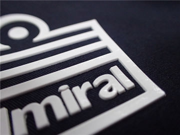 Labels blancs durables de transfert de chaleur de silicone pour la marque de vêtements de sport