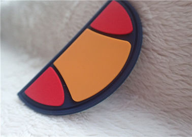 Corrections en caoutchouc de logo de demi-cercle multiple de couleur pour la décoration de sac