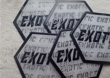 TPU a gravé les corrections en refief auto-adhésives de logo pour des vêtements/sacs/chapeaux
