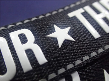 Labels adaptés aux besoins du client d'habillement tissés par silicone brillant, imprimant Logo On Tape For Cloth