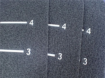 Correction grise faite sur commande de crochet de Velcro noir qui respecte l'environnement et d'habillement de logo de la boucle TPU