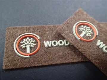 L'habillement fait sur commande d'OEKO raccorde le logo tissé de la mode 3D de couleur de double de moulage par injection dessus non -