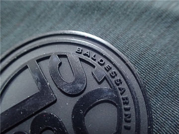 Corrections en caoutchouc faites sur commande de logo/insigne rond de silicone pour le vêtement ou les sacs