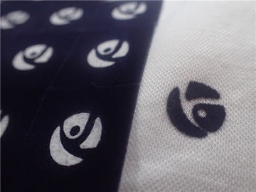 Logo de flocage monochrome de transfert de chaleur de peluche courte pour la couleur bleue lumineuse d'habillement