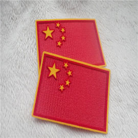 Le vêtement lisse raccorde le flocage jaune inférieur sacré de Tatami de peluche d'étoiles de Reb de drapeau national chromatiquement